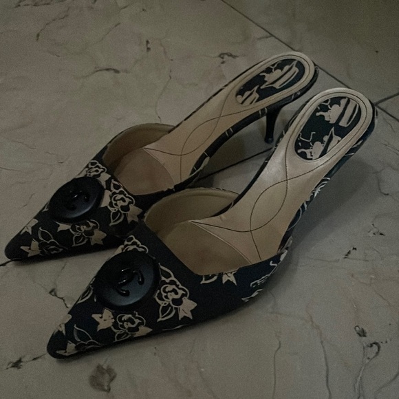 Chanel open heel shoes - Picture 1 of 6